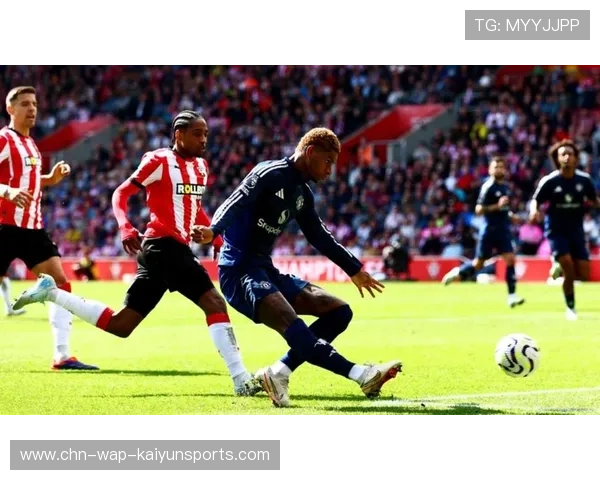 曼联新援突破连连，助攻拉什福德推射建功