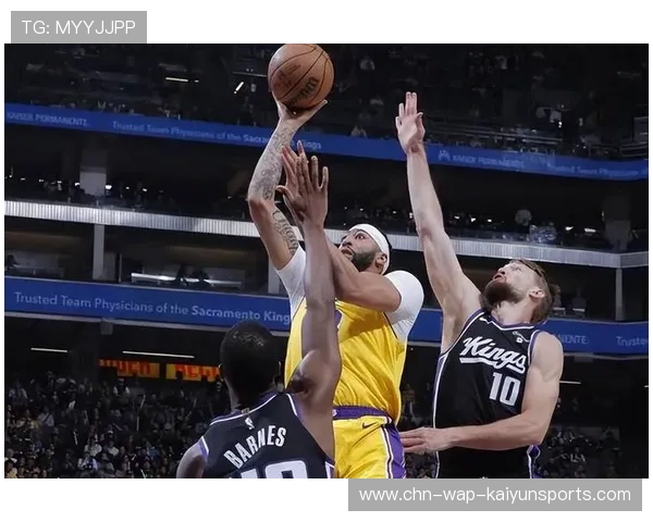 湖人浓眉高空抢板，再次送出双手暴扣